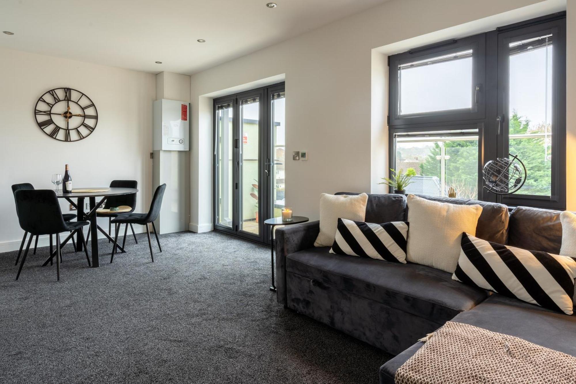 Modern 2-Bed Apartment With Balcony, Close To Oxford City Centre With Free Parking Екстериор снимка